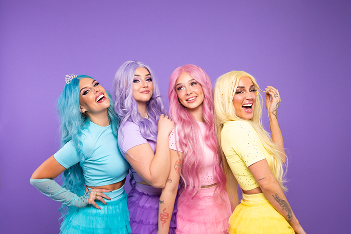 Fire jenter i artistgruppen Dolly Style Fire jenter i artistgruppen Dolly Style