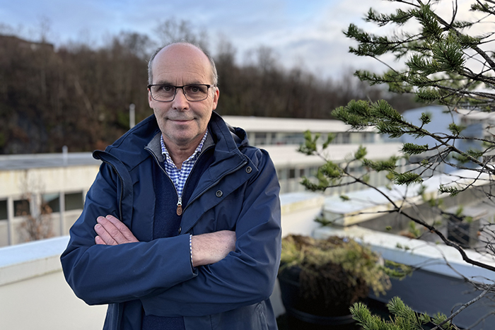 Mann på takterrasse Mann på takterrasse
