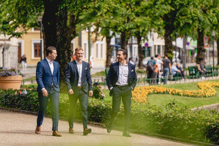 Tre meglere i en park Tre meglere i en park