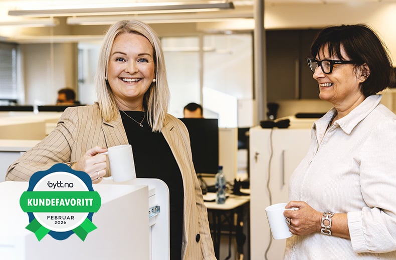 To damer snakker sammen med kundefavoritt februar 2026