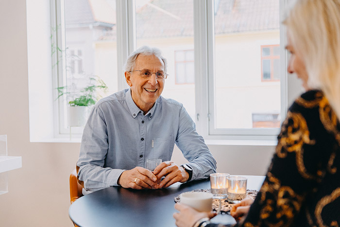 mann i kundemote mann i kundemote